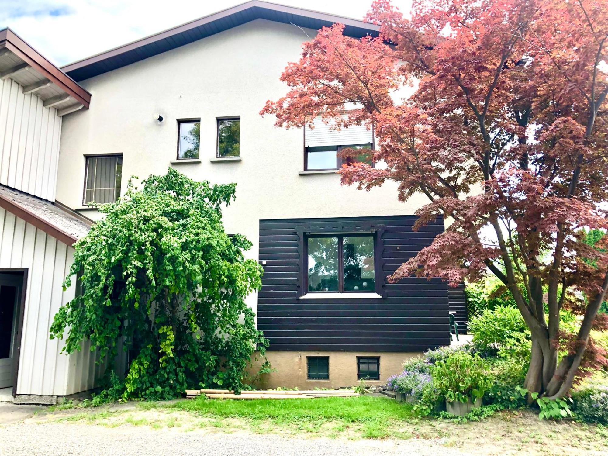 Crown Living Design Apartment - 2 Schlafzimmer - Kueche - Gratis Parkplatz - Abstellraum Fuer Fahrraeder/Ski Mader Экстерьер фото